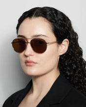 Load image into Gallery viewer, PILOT WITH BROWN LENS AND GOLD FRAME