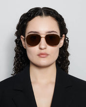 Load image into Gallery viewer, PILOT WITH BROWN LENS AND GOLD FRAME