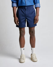 Load image into Gallery viewer, RELAXED SHORTS IN COTTON BLACK IRIS (NAVY)