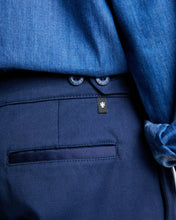 Load image into Gallery viewer, RELAXED SHORTS IN COTTON BLACK IRIS (NAVY)