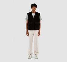 Load image into Gallery viewer, VINCE SHERPA VEST BLACK