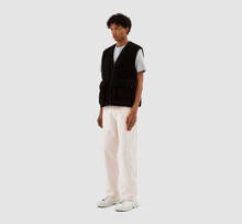 Load image into Gallery viewer, VINCE SHERPA VEST BLACK