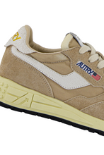 Load image into Gallery viewer, REELWIND LOW SNEAKERS IN PEPPER AND WHITE CRACKED LEATHER AND NYLON