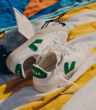 Load image into Gallery viewer, CAMPO CANVAS WHITE EMERALD MEN