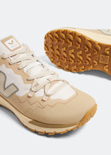 Load image into Gallery viewer, FITZROY TREK SHELL GRAVEL PIERRE ALMOND WOMEN