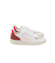 Load image into Gallery viewer, V-10 LEATHER EXTRA WHITE PETALE ROSE FLUO WOMEN