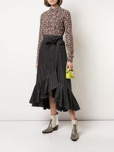 Load image into Gallery viewer, SHIRT PRINTED CREPE CHOCOLATE