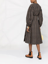 Load image into Gallery viewer, WRAP DRESS SEERSUCKER CHECK FOSSIL