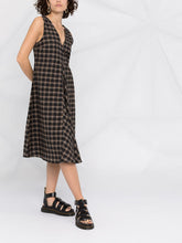Load image into Gallery viewer, MIDI DRESS SEERSUCKER CHECK FOSSIL