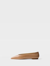 Load image into Gallery viewer, BETTY NAPPA LEATHER HAZELNUT