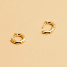 Load image into Gallery viewer, QUINN GOLD EARRINGS