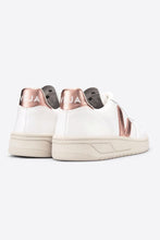 Load image into Gallery viewer, V-10 LEATHER WHITE NACRE WOMEN