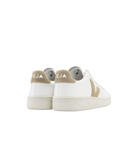 Load image into Gallery viewer, V-12 LEATHER WHITE DUNE WOMEN