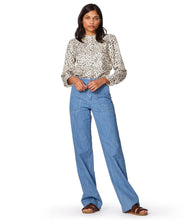 Load image into Gallery viewer, SEASIDE JEANS LIGHT BLUE WOMEN