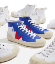 Load image into Gallery viewer, NOVA HT CANVAS MALIKA FAVRE LIPS WOMEN