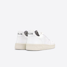 Load image into Gallery viewer, V-10 LEATHER WHITE MEN