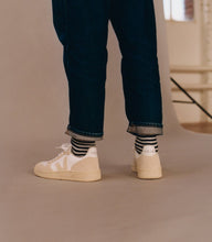 Load image into Gallery viewer, V-10 B-MESH WHITE NATURAL MEN