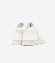 Load image into Gallery viewer, V-15 LEATHER WHITE MEN