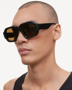 PLATA WITH YELLOW LENS AND BLACK FRAME