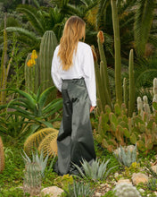 Load image into Gallery viewer, SUPER WOODY SHINY COTTON DEEP DARK GREEN
