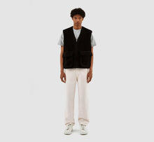 Load image into Gallery viewer, VINCE SHERPA VEST BLACK
