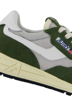 Load image into Gallery viewer, REELWIND LOW SNEAKERS IN GREEN AND WHITE NYLON AND SUEDE
