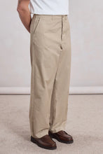 Load image into Gallery viewer, OFF-DUTY CHINO BEIGE
