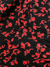 Load image into Gallery viewer, PANTS PRINTED CREPE BLACK/RED
