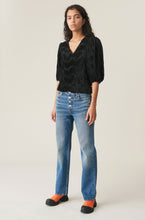 Load image into Gallery viewer, BLOUSE PLEATED SATIN BLACK

