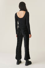 Load image into Gallery viewer, PANTS PLEATED SATIN BLACK
