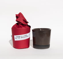 Load image into Gallery viewer, FIRE ON THE MOUNTAIN CANDLE 300G
