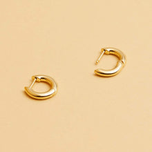 Load image into Gallery viewer, QUINN GOLD EARRINGS
