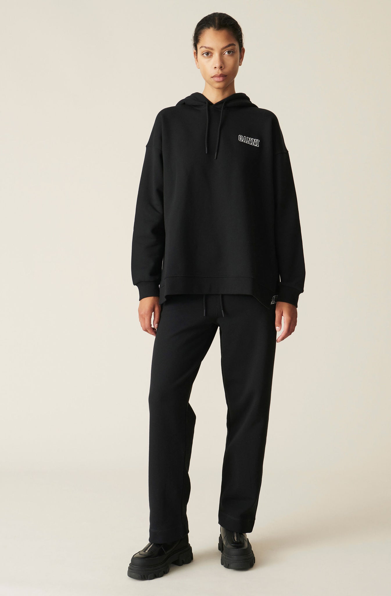 OVERSIZED HOODIE BLACK – Maison Mara - Main Image